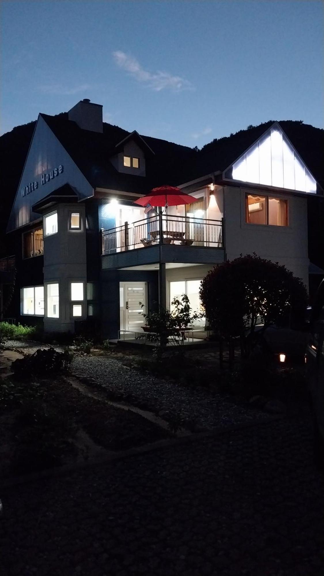 White House Hotel Namhae Eksteriør billede