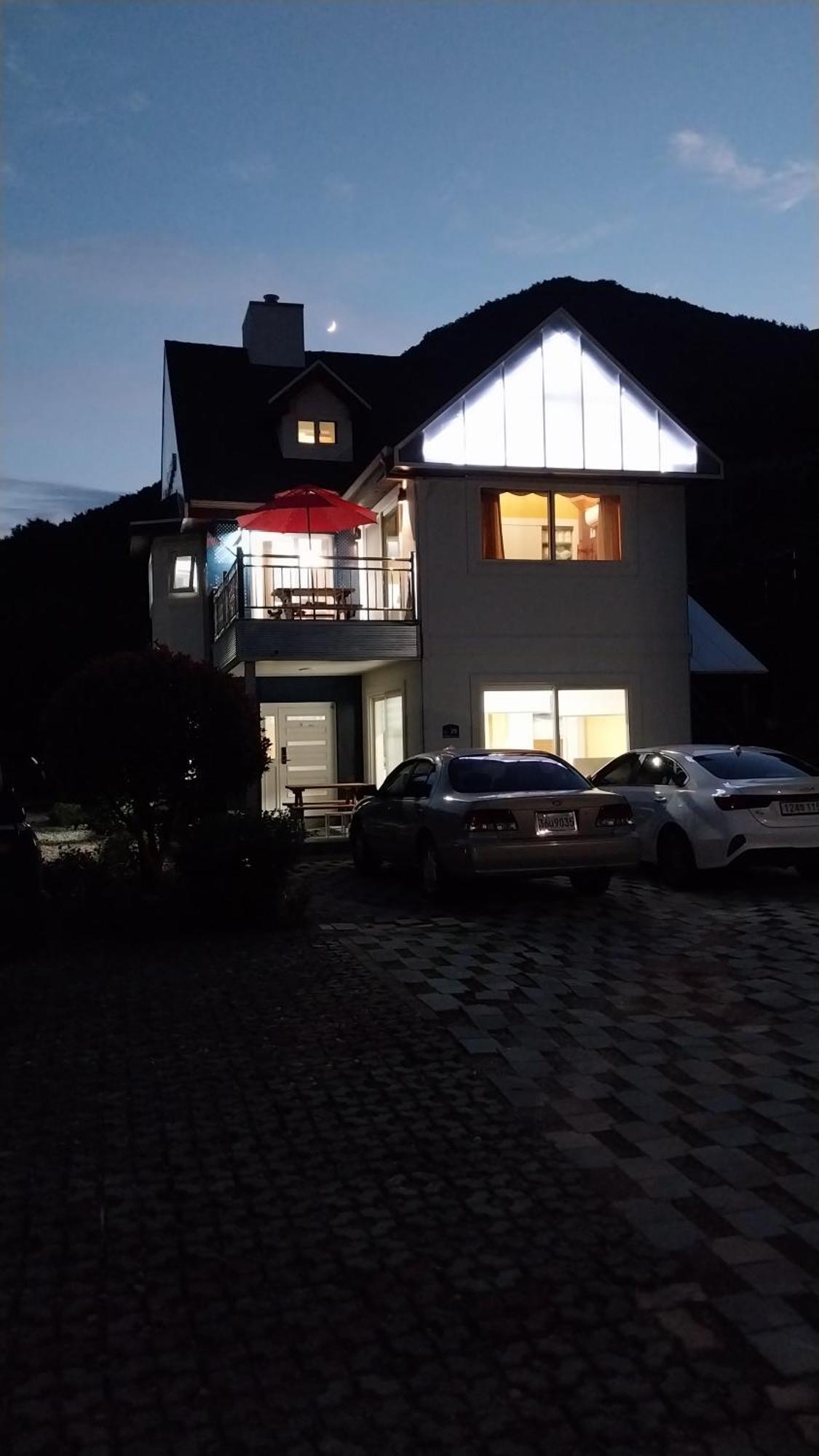 White House Hotel Namhae Eksteriør billede