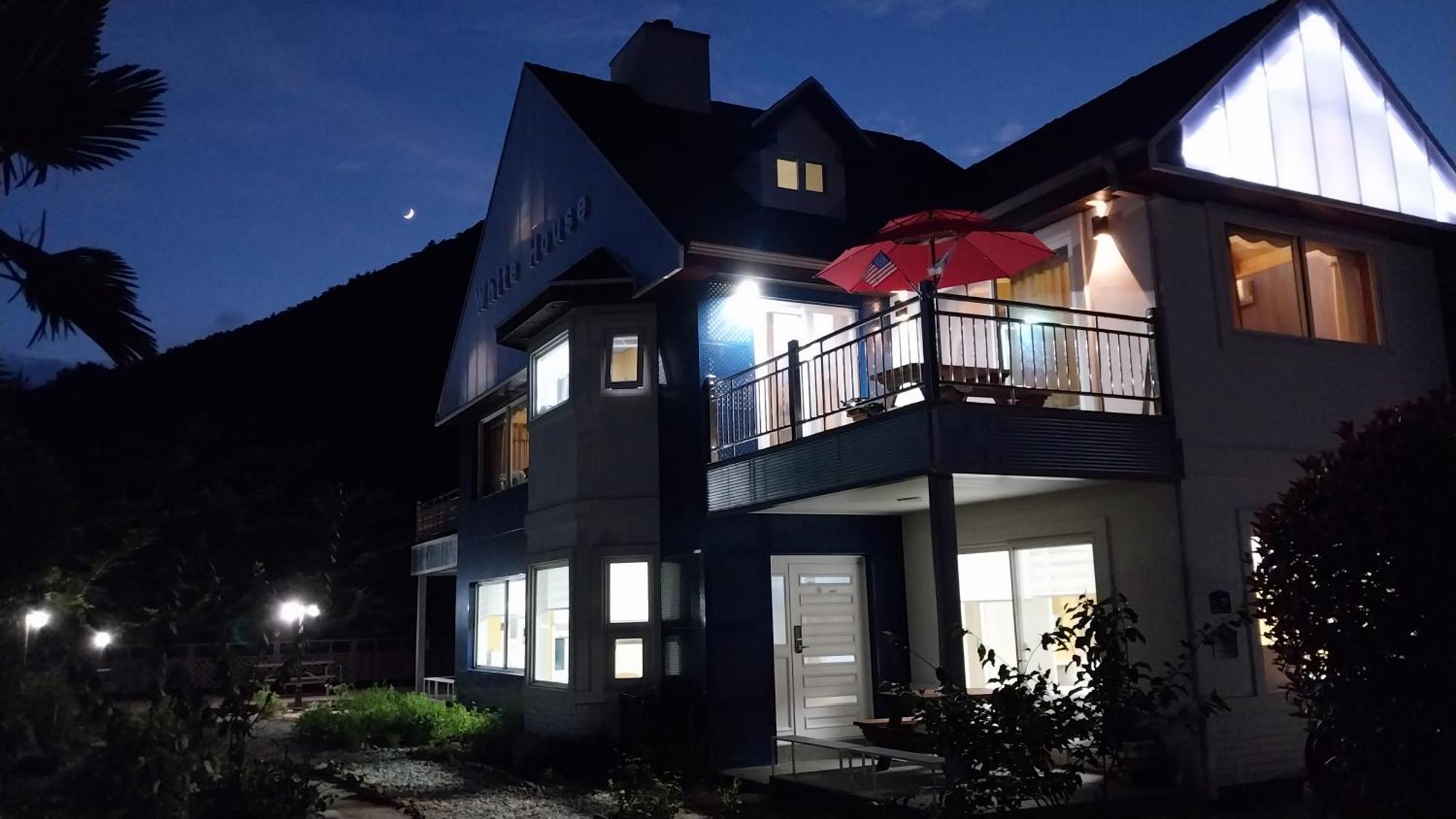 White House Hotel Namhae Eksteriør billede