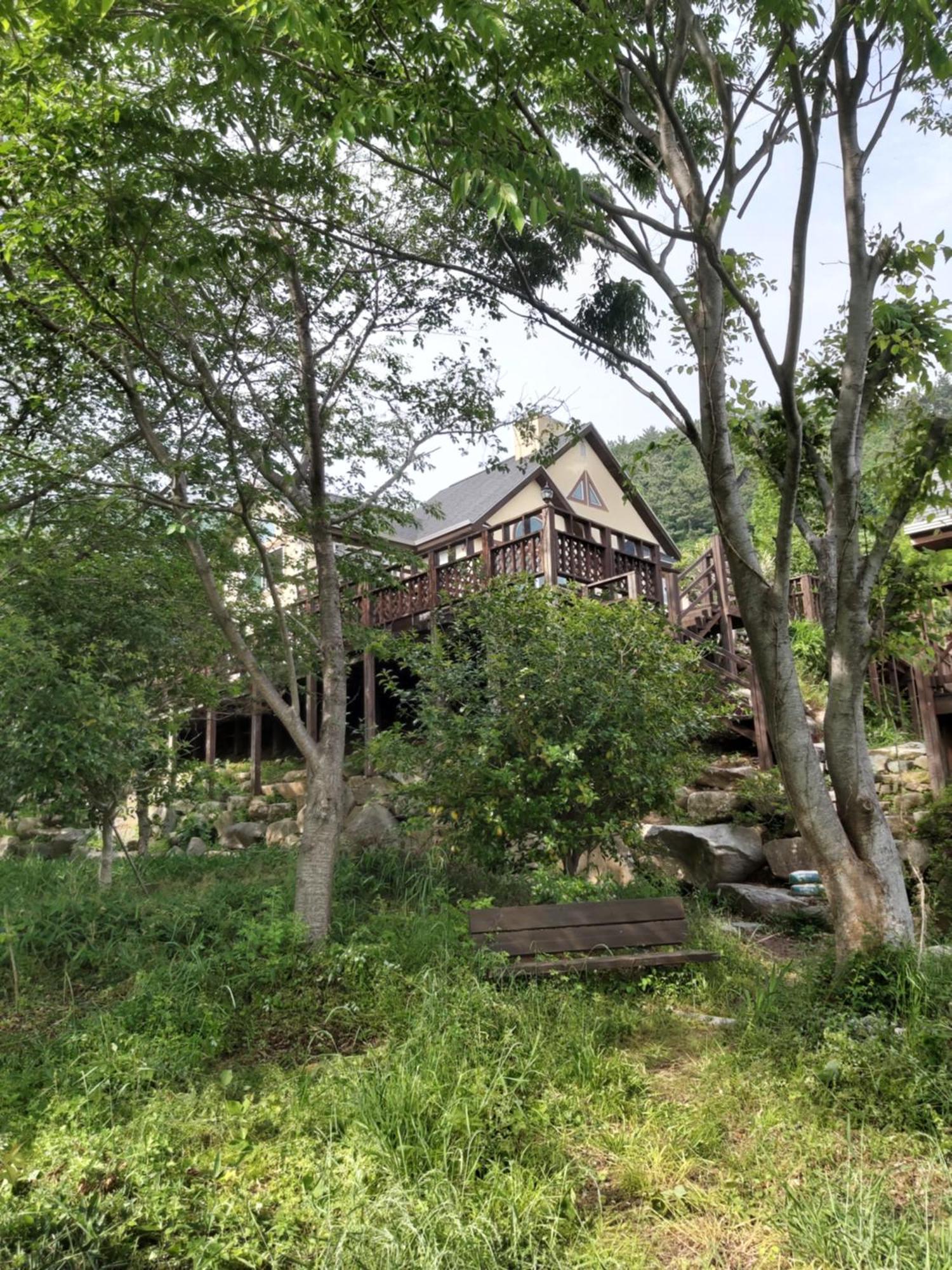 White House Hotel Namhae Eksteriør billede