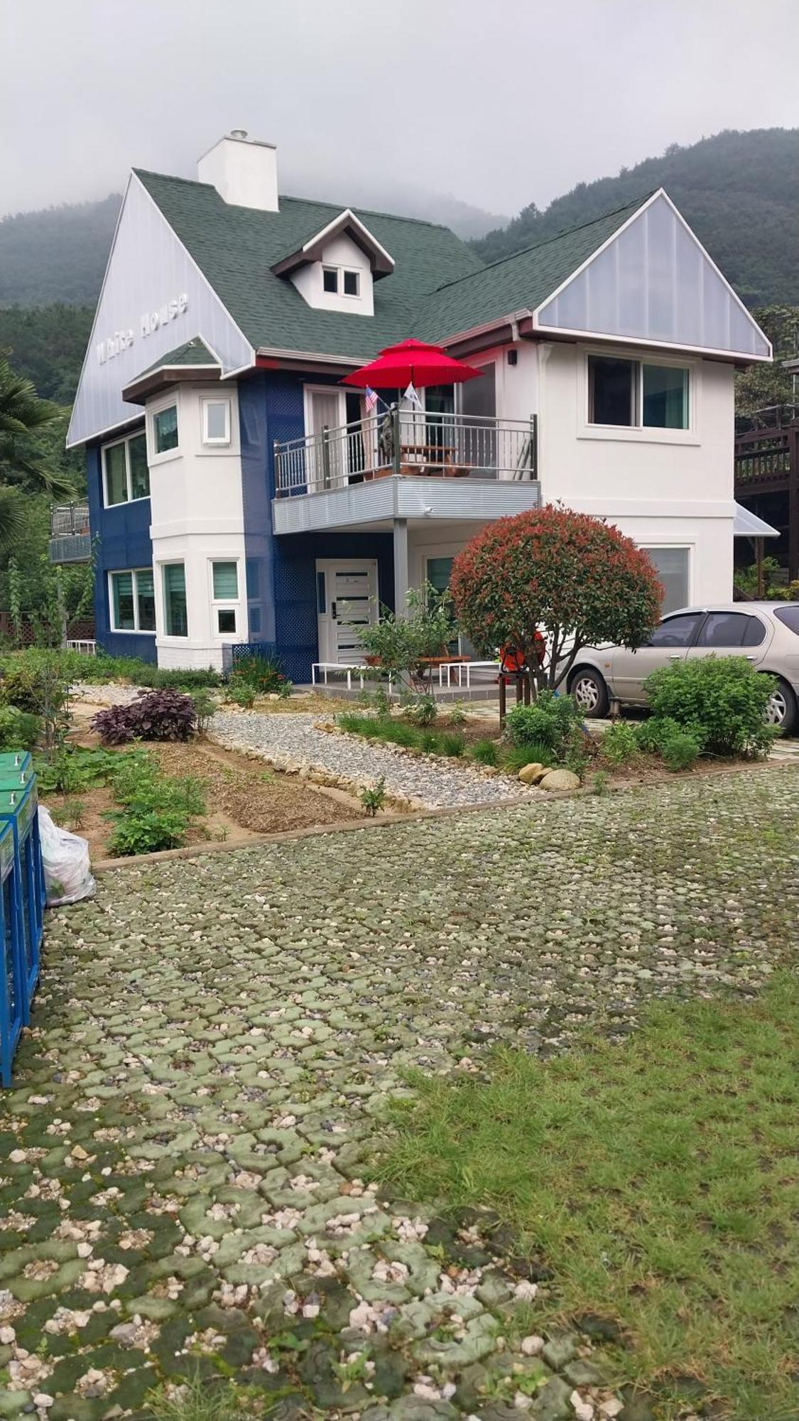 White House Hotel Namhae Eksteriør billede