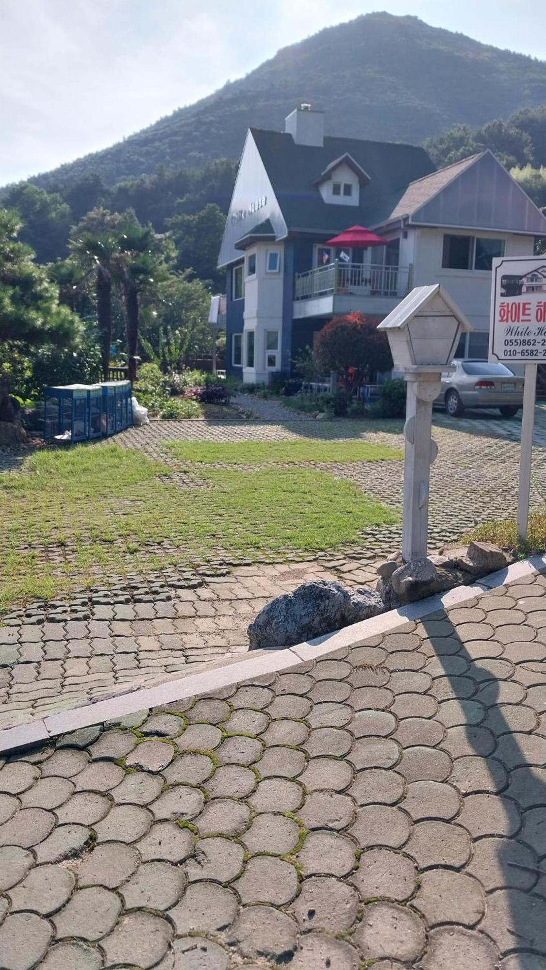 White House Hotel Namhae Eksteriør billede