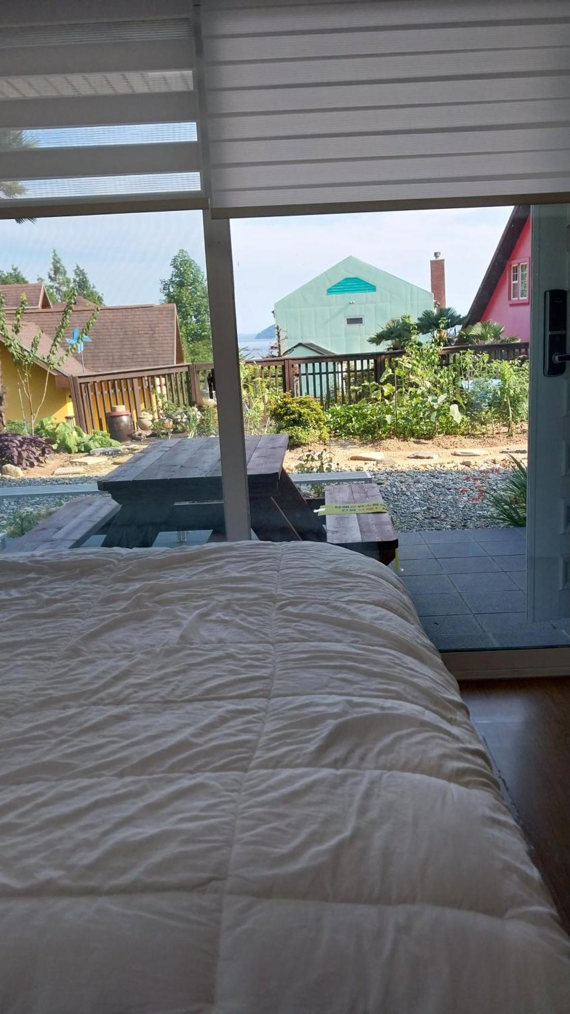 White House Hotel Namhae Eksteriør billede
